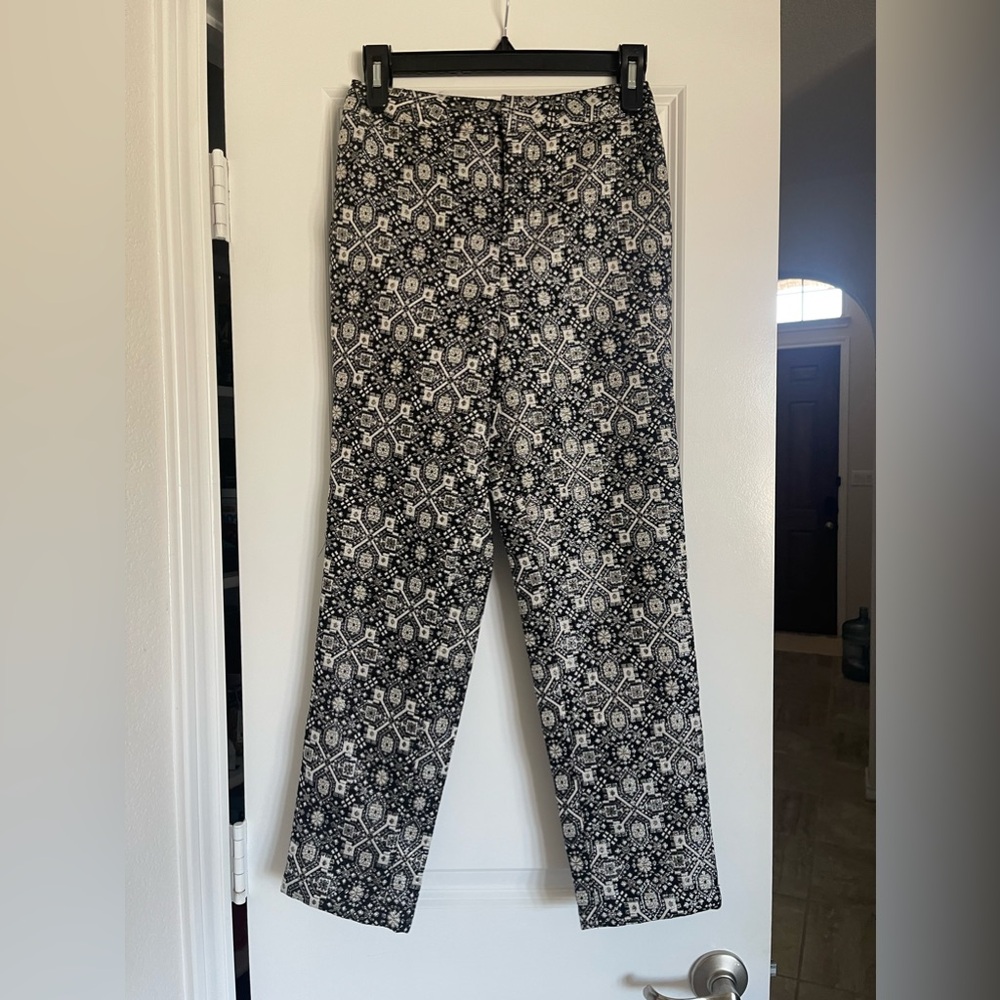 Forever 21 Jacquard print pants